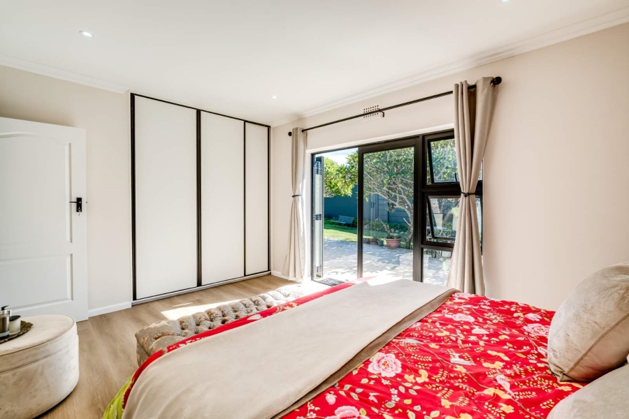 4 Bedroom Property for Sale in Kirstenhof Western Cape